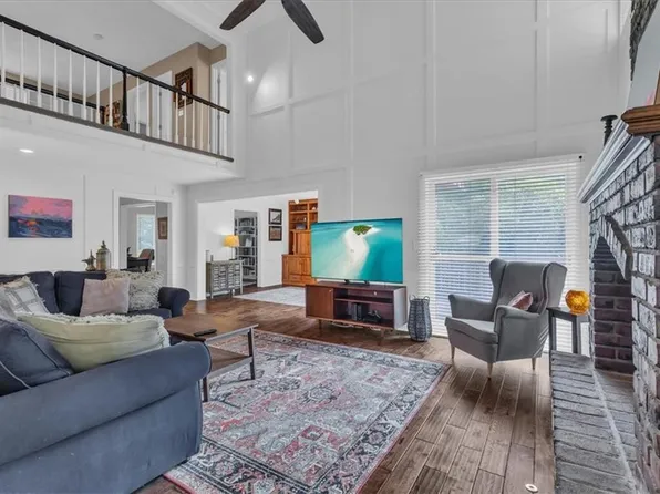 12102 Bluejacket St, Overland Park, KS 66213