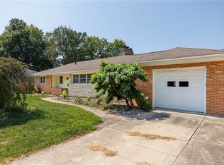 105 Westview Dr, Mattoon, IL 61938