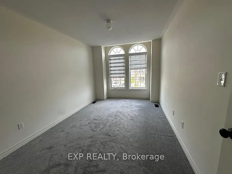 647 Krawchuk Cres — Photo 7