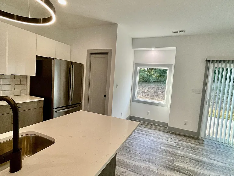 420 Breezewood Dr #107 — Photo 36