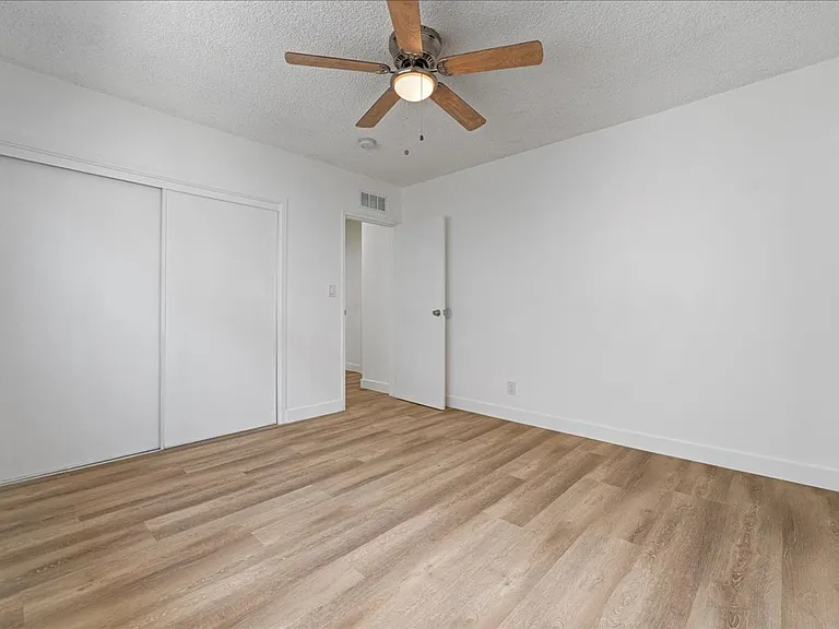 3905 S Stevely Ave #18 — Photo 11