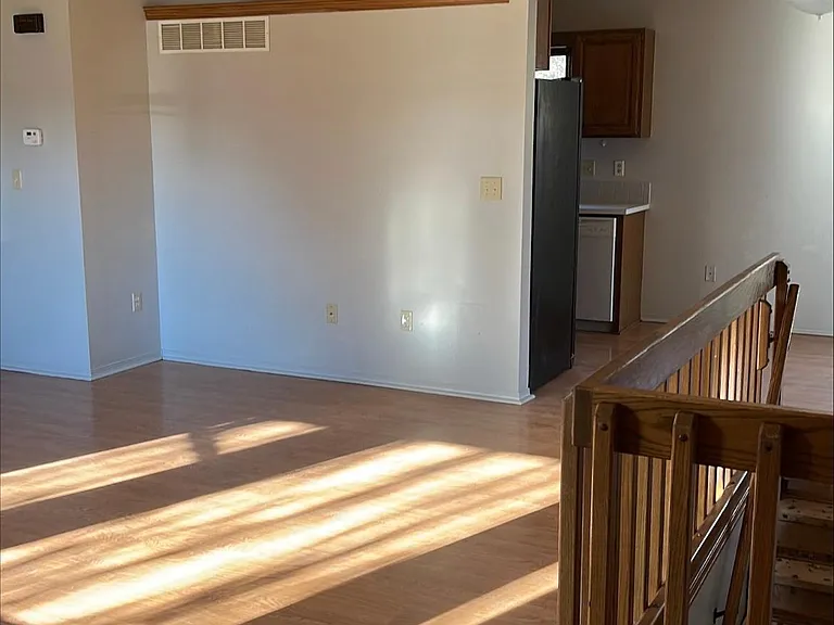2114 N Sunridge St — Photo 3