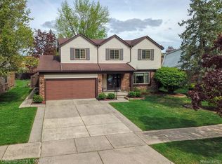 1471 Ledgewood Dr, Canton, MI 48188