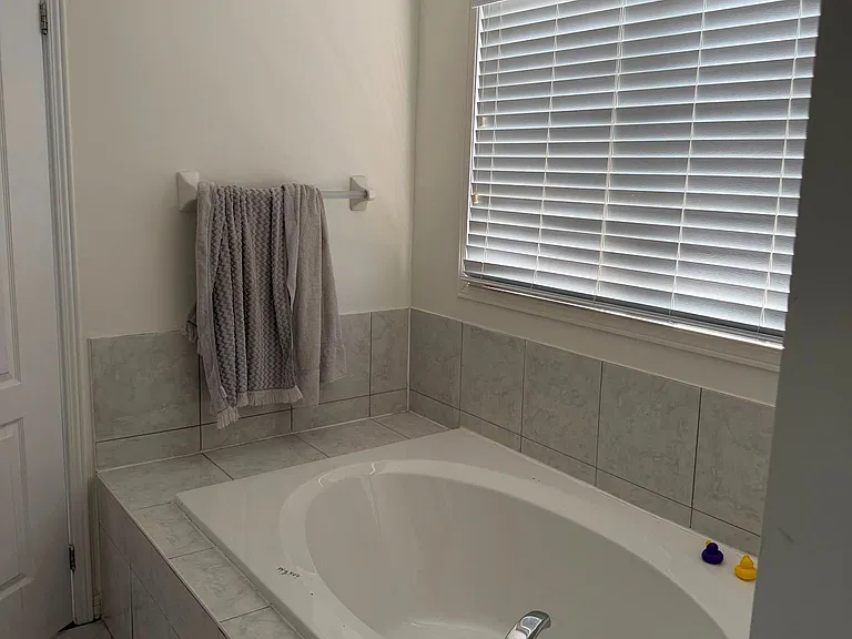 32 Ray Richards St — Photo 11