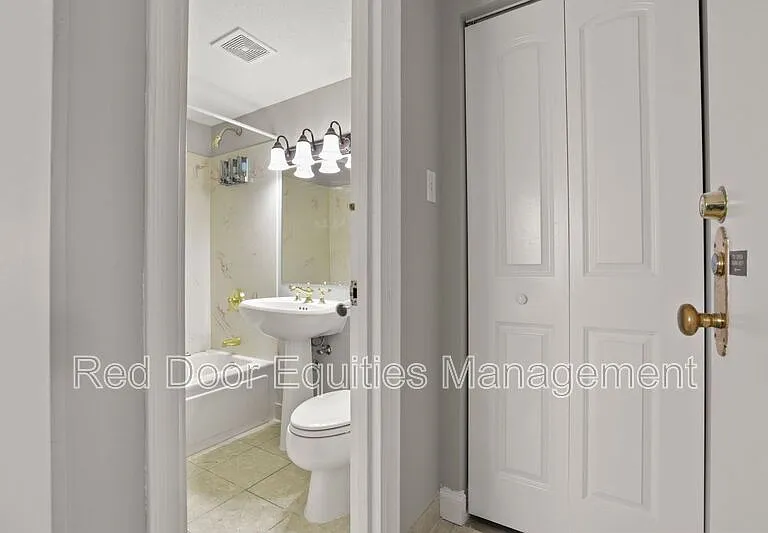 123 N Broad St #201 — Photo 11