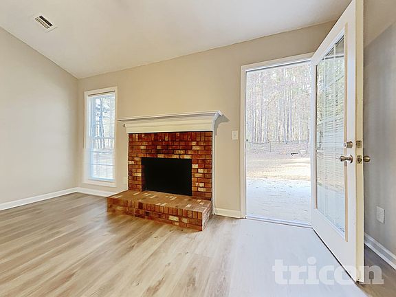 5th image of 1607 Amalie Dr