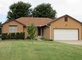 711 N Iowa St, Oxford, KS 67119