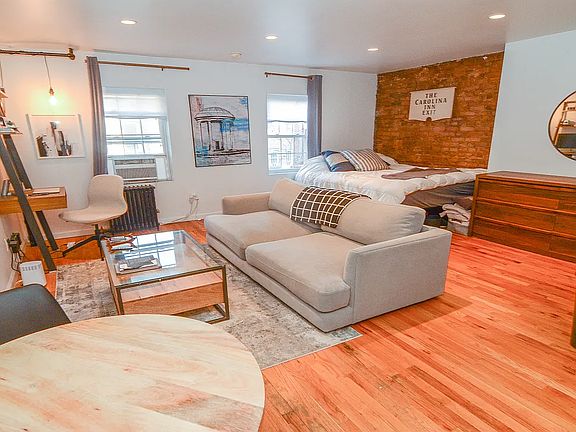 3rd image of 500 Hudson St #5