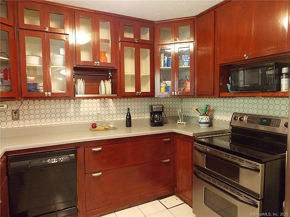 3rd image of 29 Jackson Dr