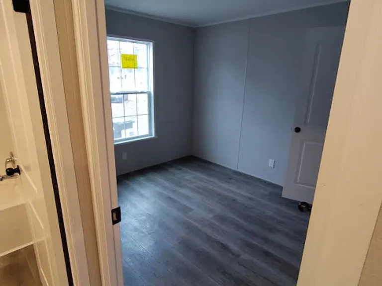 5600 W Kilgore Ave — Photo 24