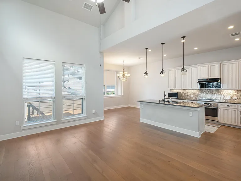 913 Cannoneer Ln — Photo 5
