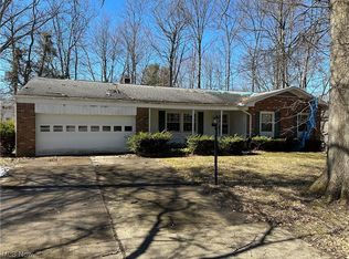 3910 Silver Wood Dr, Stow, OH 44224