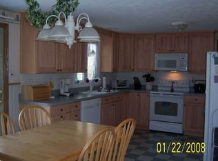 28 Middlesex Dr, Enfield, CT 06082