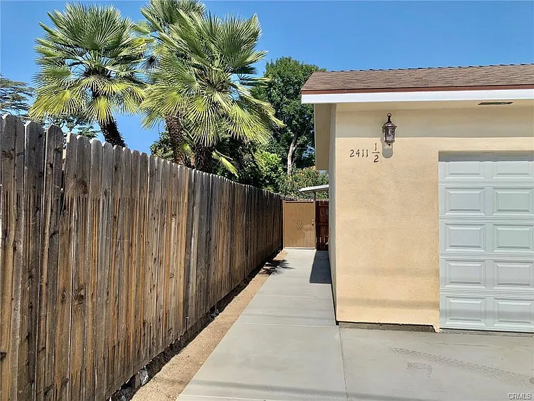 2411 1/2 S Primrose Ave — Photo 17