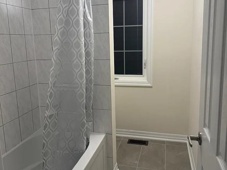 26 Donald Ingram Cres — Photo 11