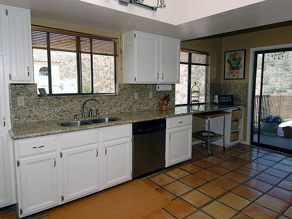 new granite counters and stainless appliances