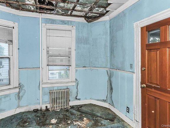 5th image of 101 Emerson Avenue