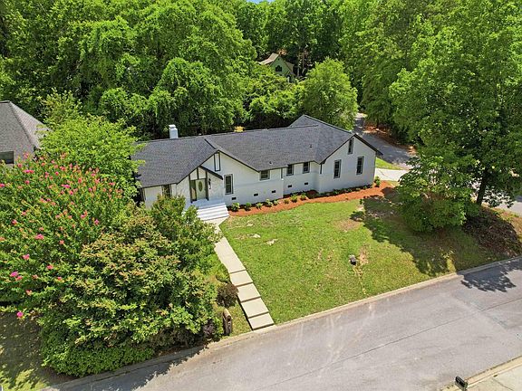 2nd image of 200 Timber Ridge Dr