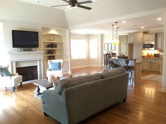 5th image of 9044 Terrene Ln