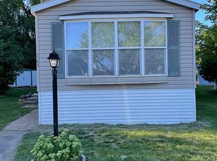 1563 Hall St, Shoreview, MN 55126