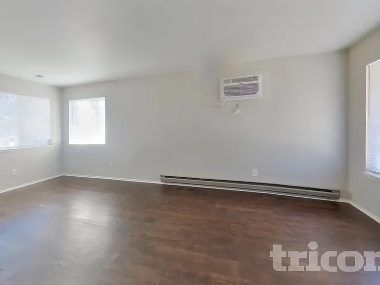 10069 Lincoln Village Dr — Photo 4