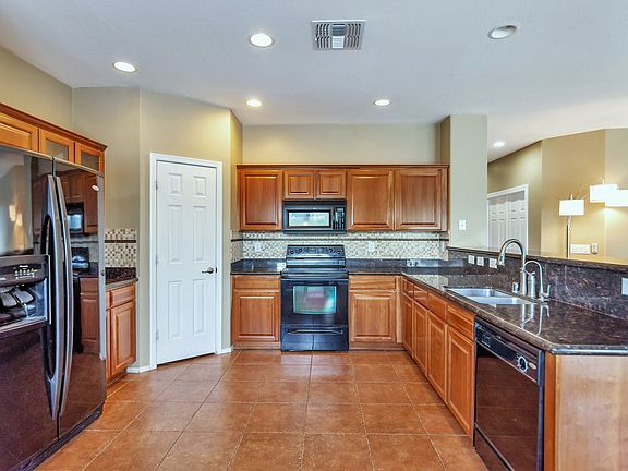 Walk-in Pantry
