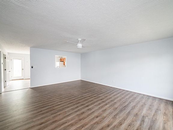 3rd image of 207 Northwynd Cir