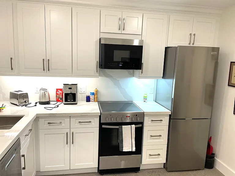 64 Grenadier Rd — Photo 8