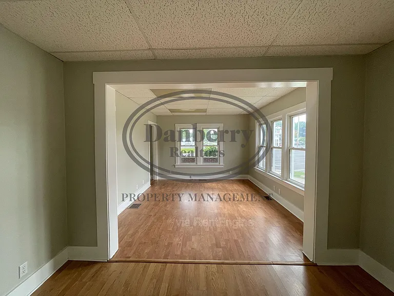 931 Tiffin Ave — Photo 5