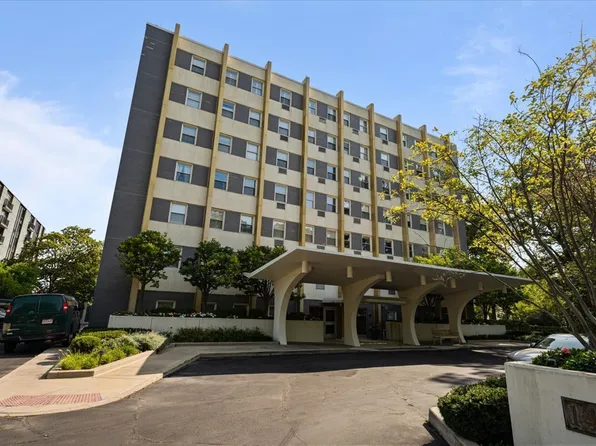 1410 Sheridan Rd APT 3C, Wilmette, IL 60091