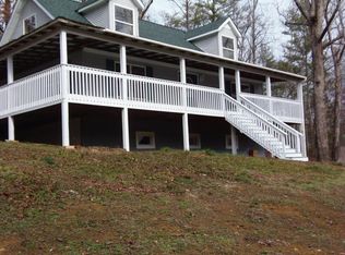 107 White Oak Ln, Townsend, TN 37882