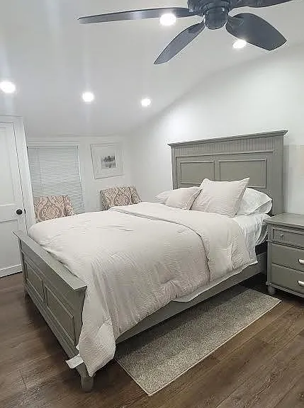 1051 Hempstead Ave — Photo 6