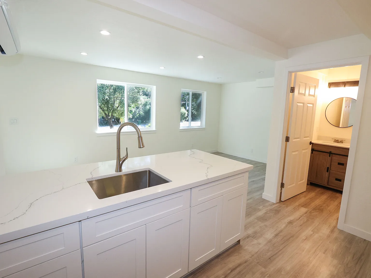 1296 Conference Dr — Photo 3
