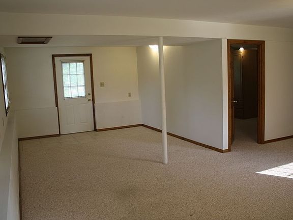 5th image of 67 Hearthside Ln
