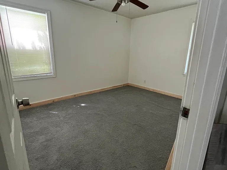 22721 Rosewood Ave — Photo 9