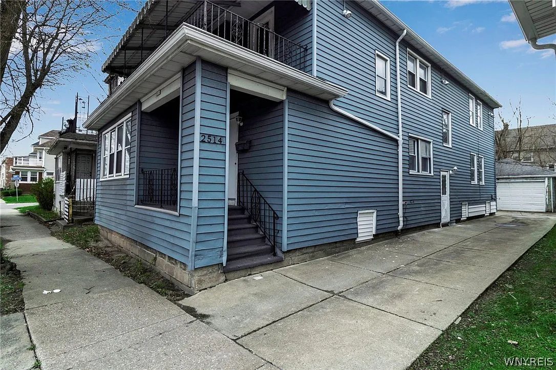 3 bed, 1.0 bath, 1620 sqft, $1,650 — Photo 2