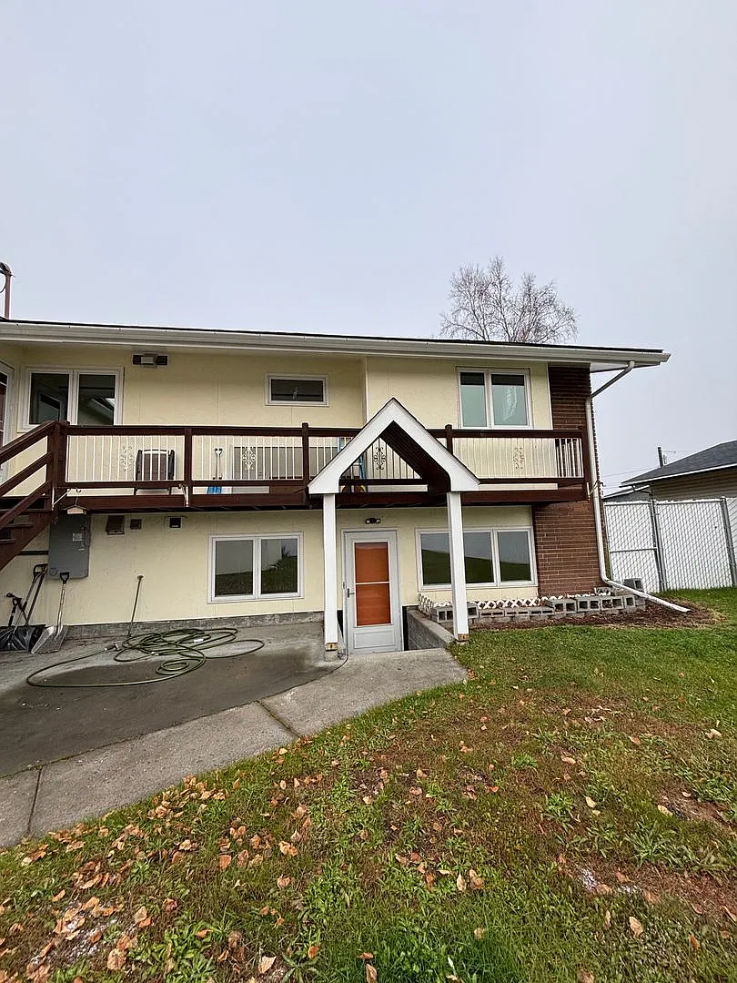 2591 Riverview Dr — Photo 1