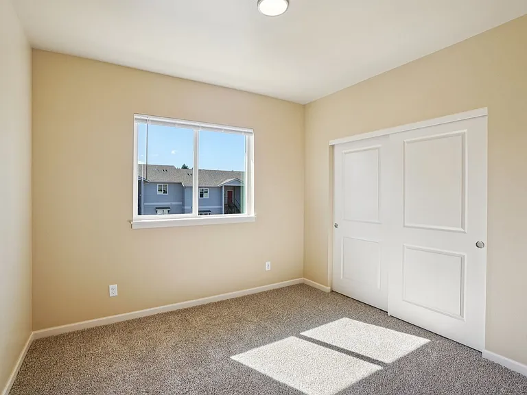 LIBERTY CREST APARTMENTS — Photo 52