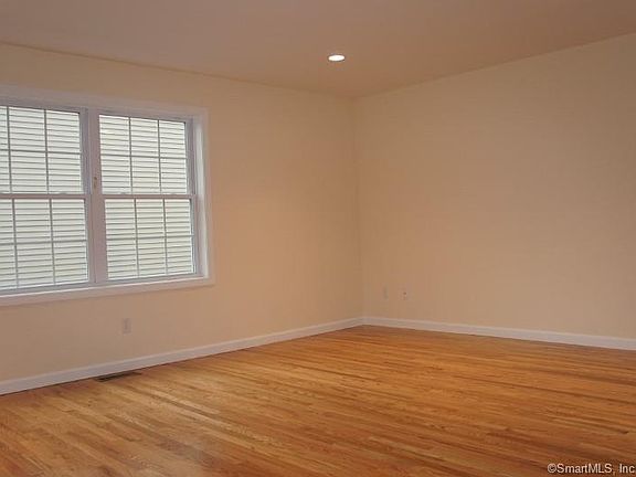 4th image of 9 Glenwood Ave #7