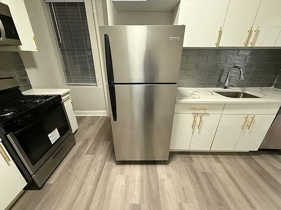 4th image of 5307 Palisade Ave #51E