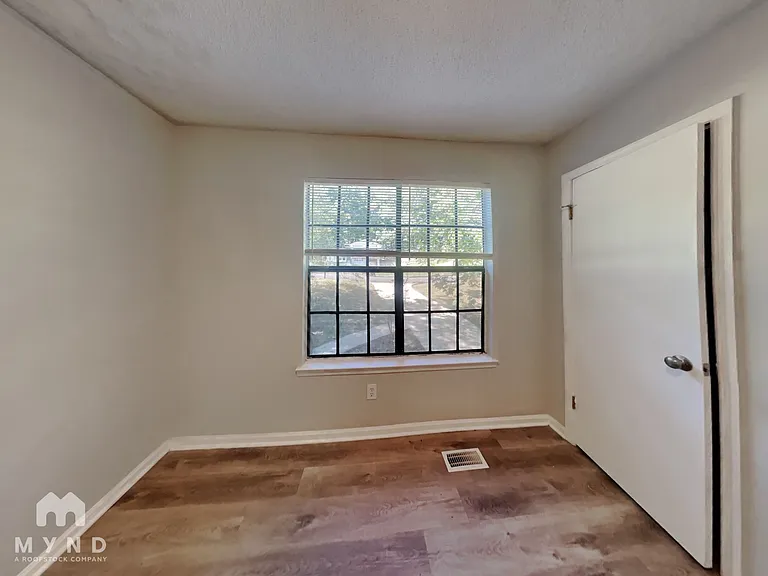 5845 Cheryl Dr — Photo 14