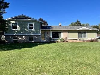 1st image of 2885 Winesap Dr NE