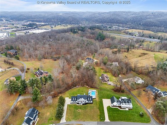 5th image of 8 Country Oaks Dr
