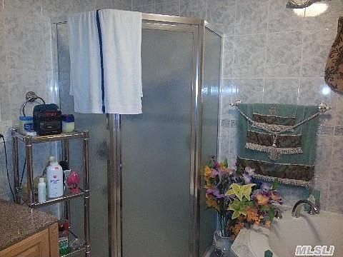5th image of 13323 118th St