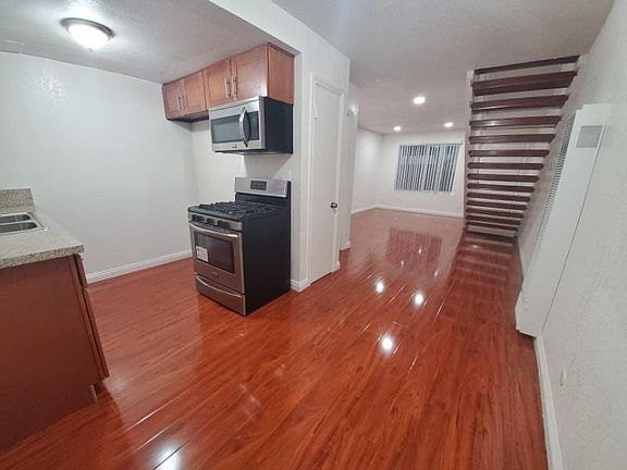 4th image of 393 Adena St #21