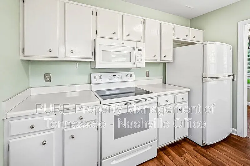 3 bed, 2.0 bath, 1654 sqft, $2,499 — Photo 3