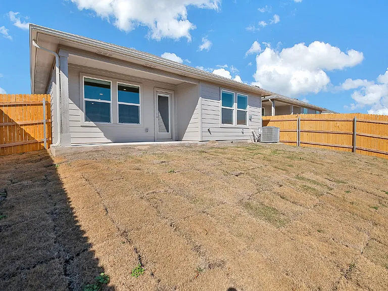 585 Apache Plum Dr — Photo 38