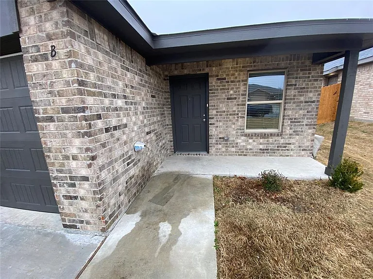2320 Duntov Dr — Photo 1