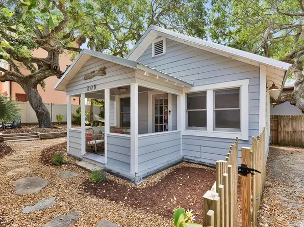 209 Esther St, New Smyrna Beach, FL 32169