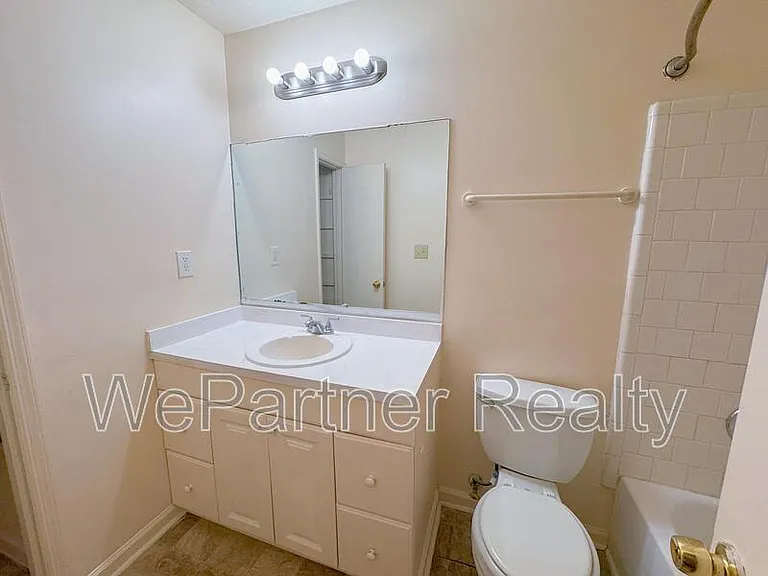 7416 Dartmouth Ct — Photo 14